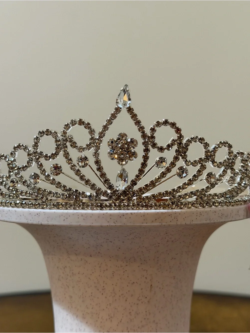 NEW WITH TAGS AUTHENTIC ARRIBAS DISNEY PRINCESS WEDDING PARTY TIARA WITH COMBS 👑